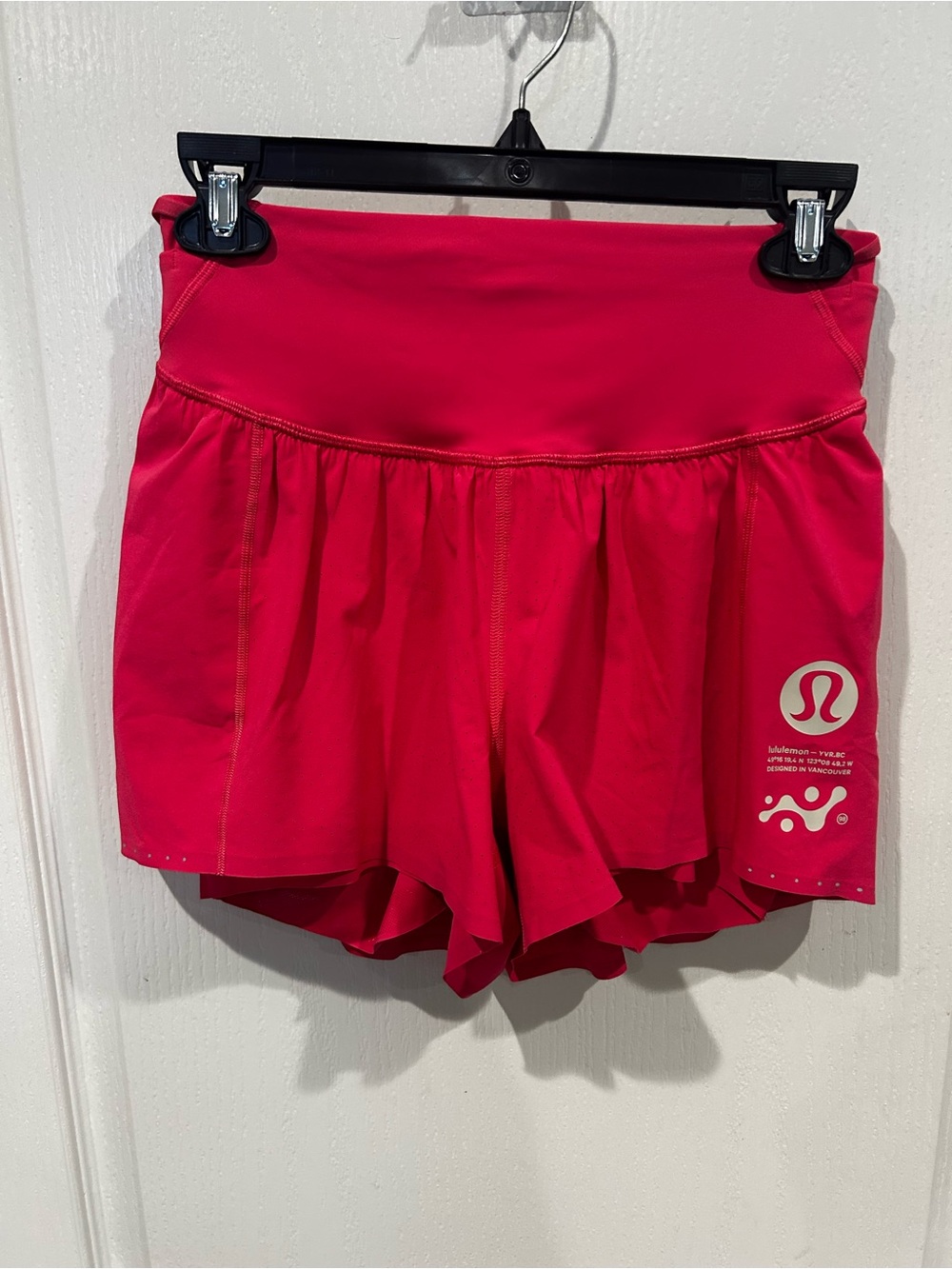 lululemon athletica Women’s Bright Pink Athletic Shorts with Logo size 6
